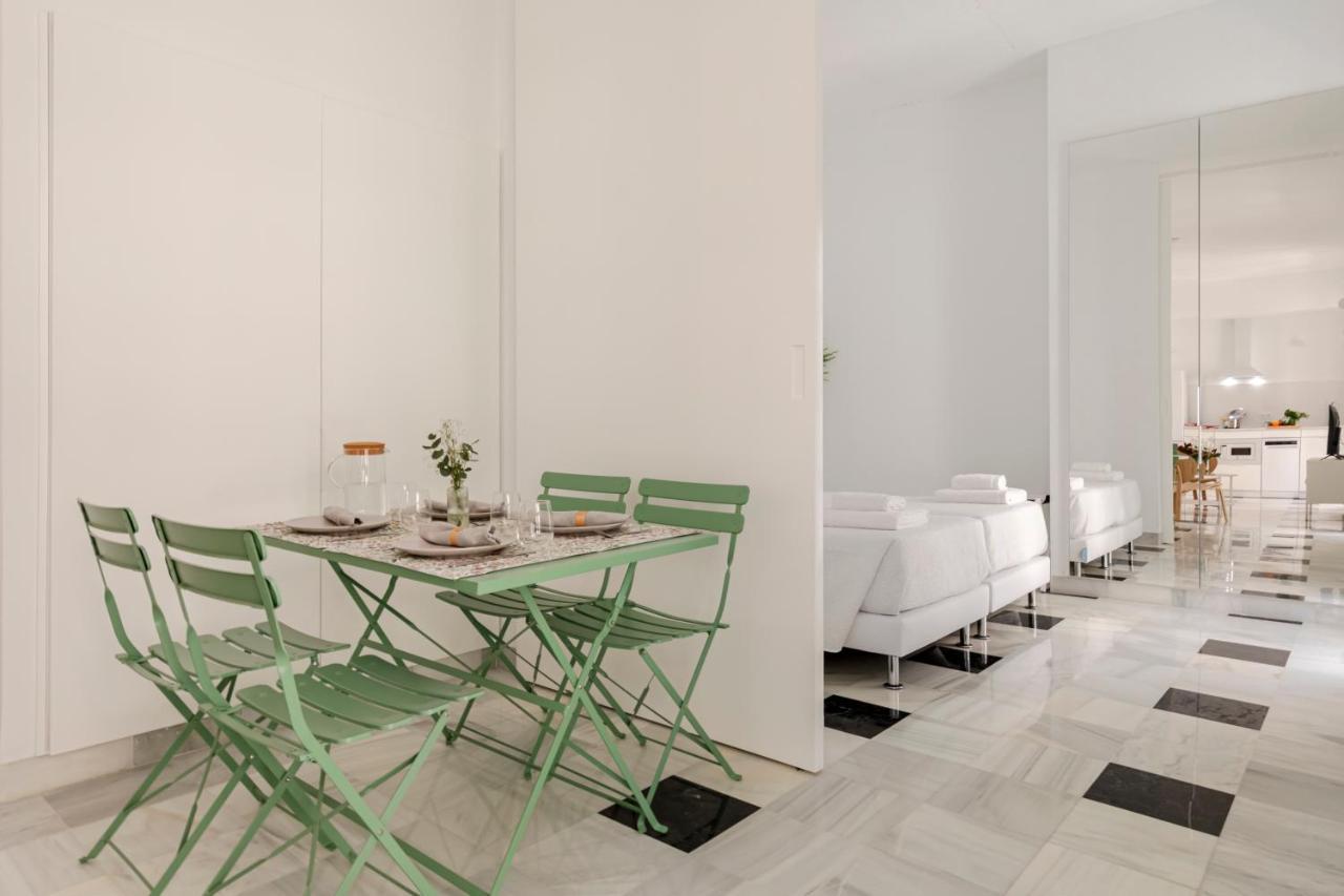 Aurora Terrace Apartments Siviglia Esterno foto